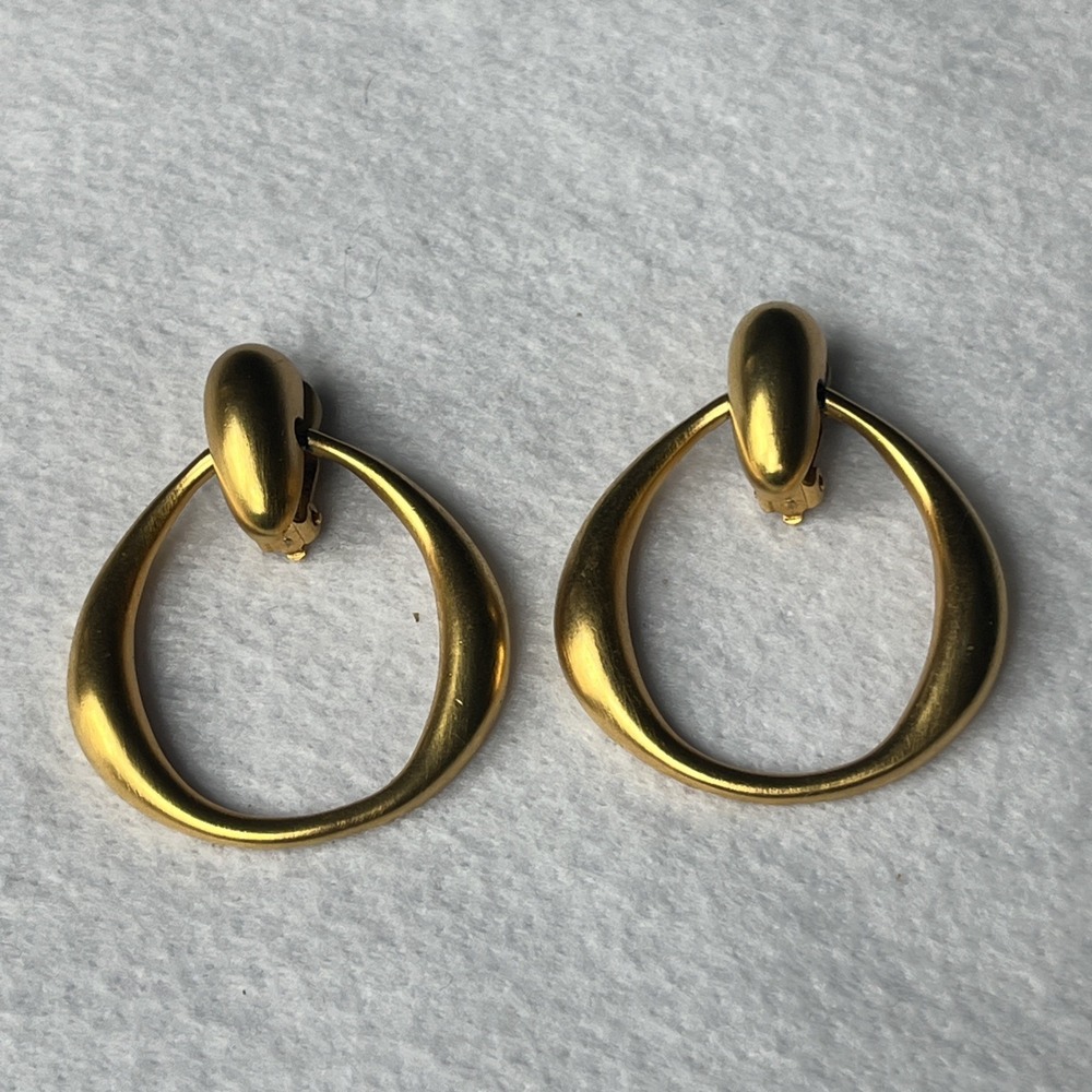 Vintage Door Knocker Open Hoop Dangle Brushed Gold Tone Clip-on Earring Unsigned